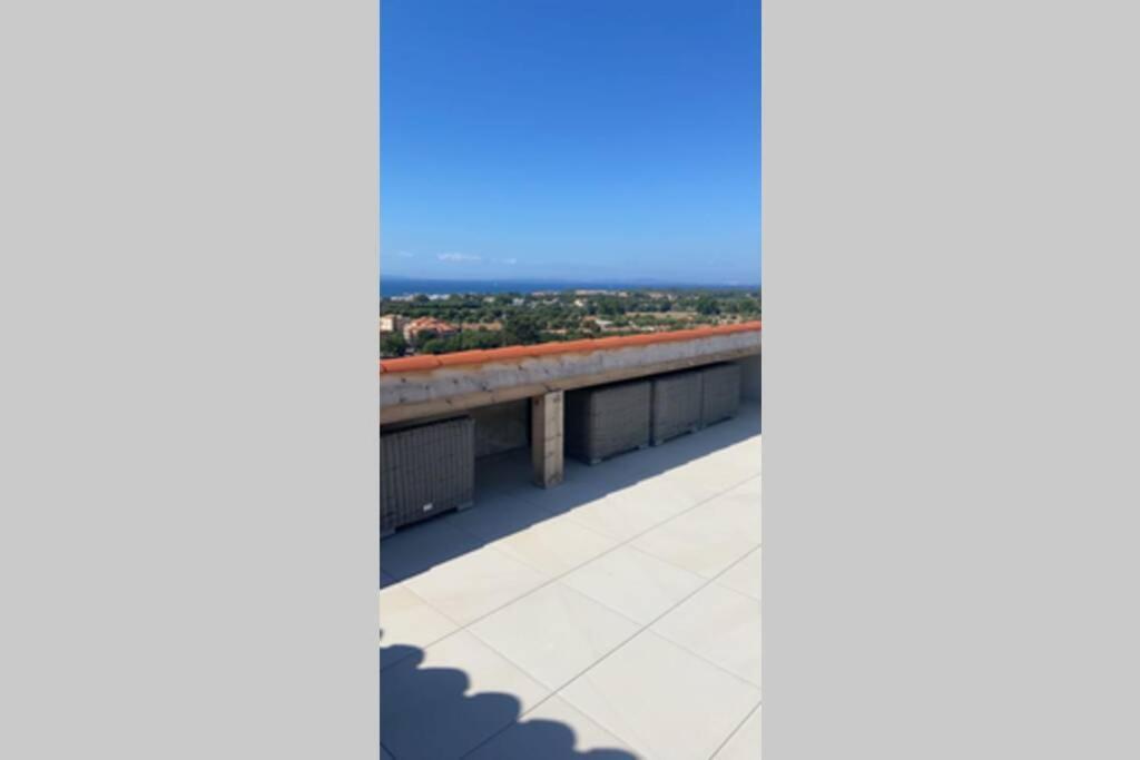 Magnifique Appartement Avec Vue Imprenable La Londe-les-Maures Esterno foto