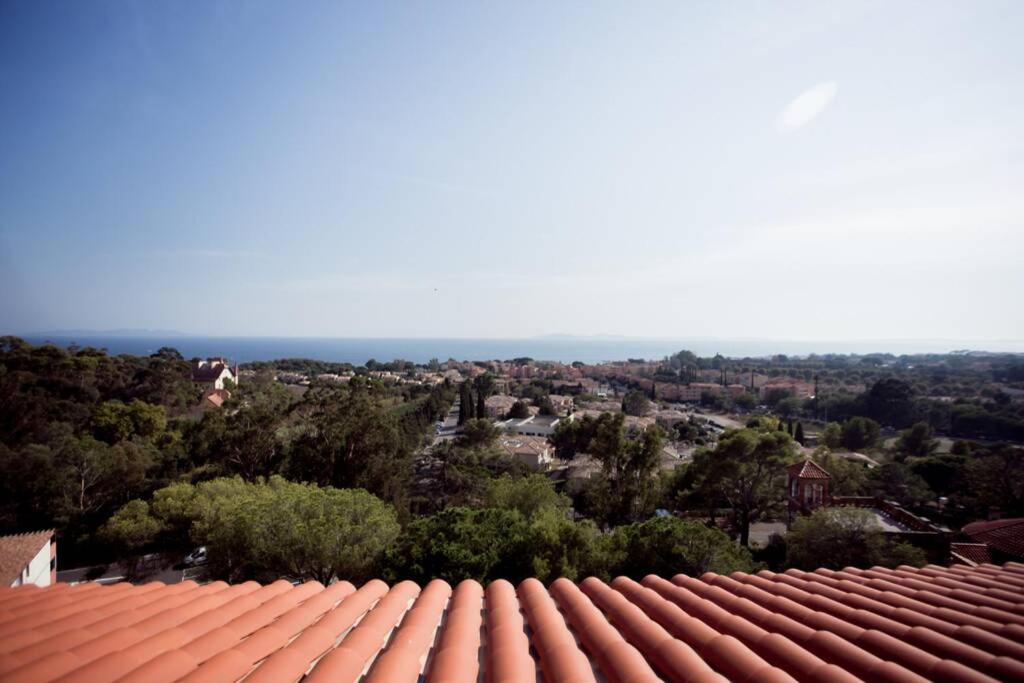 Magnifique Appartement Avec Vue Imprenable La Londe-les-Maures Esterno foto